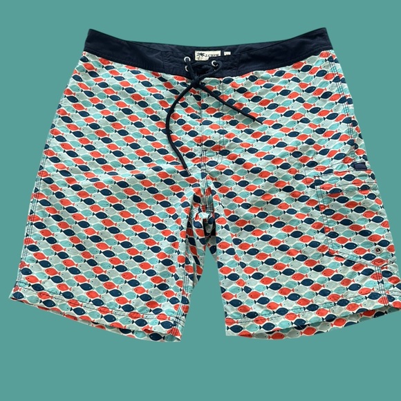 J Crew Mens 33 Waist Fish Print Board Shorts Swim Wear 9” Inseam Swimsuit Beach - Picture 1 of 6